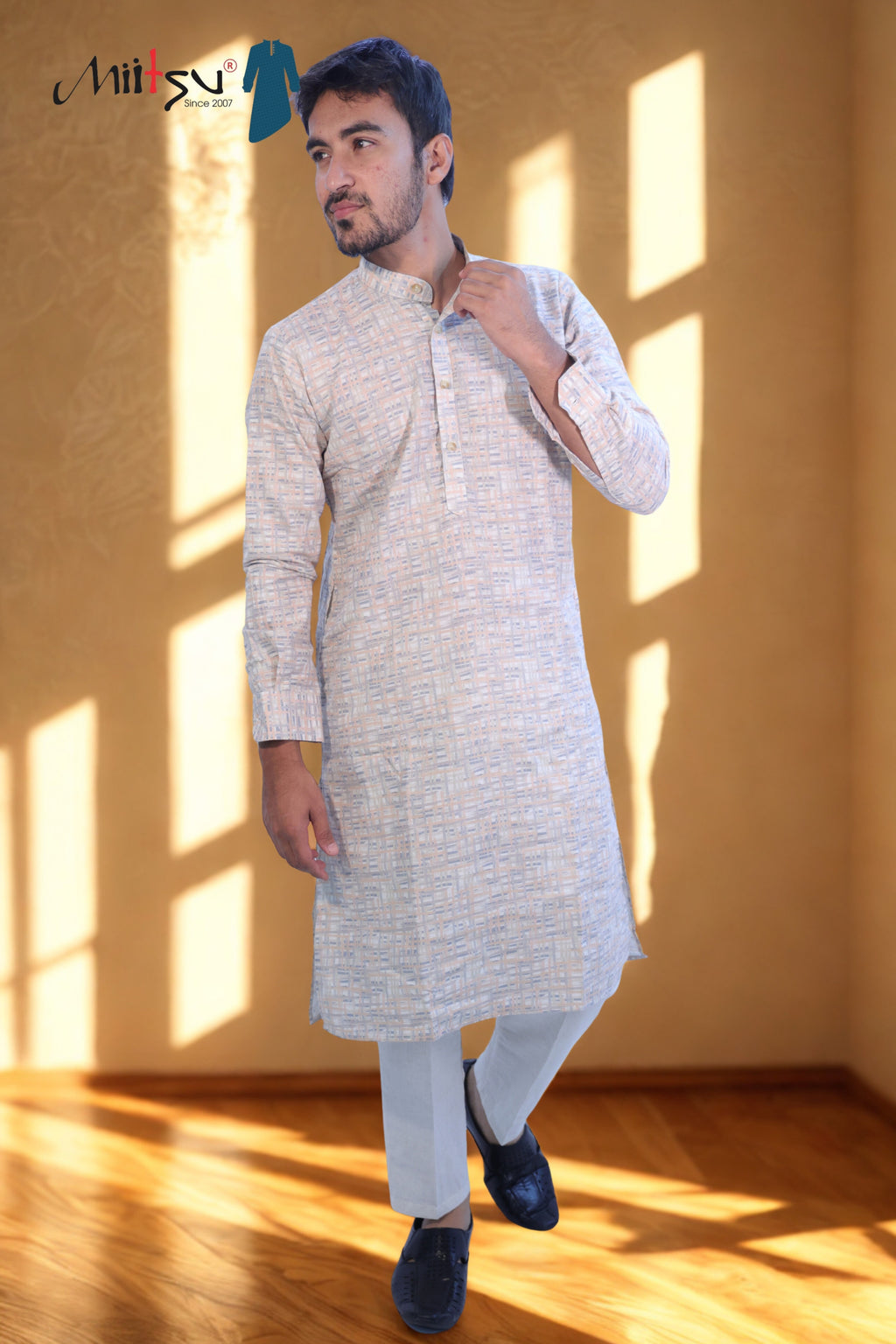 Subtle Weave Printed Kurta
Set (7979)