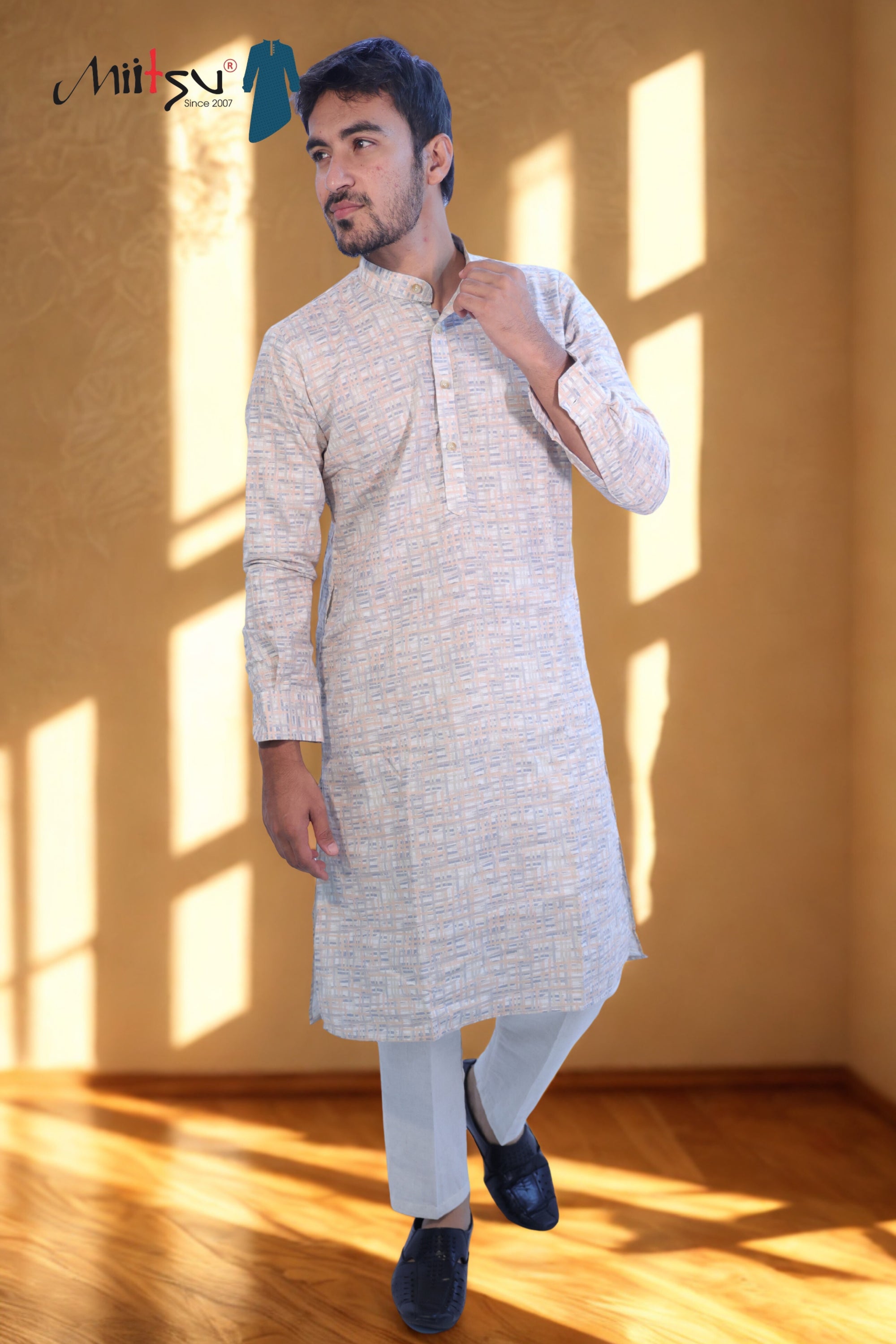 Subtle Weave Printed Kurta
Set (7979)