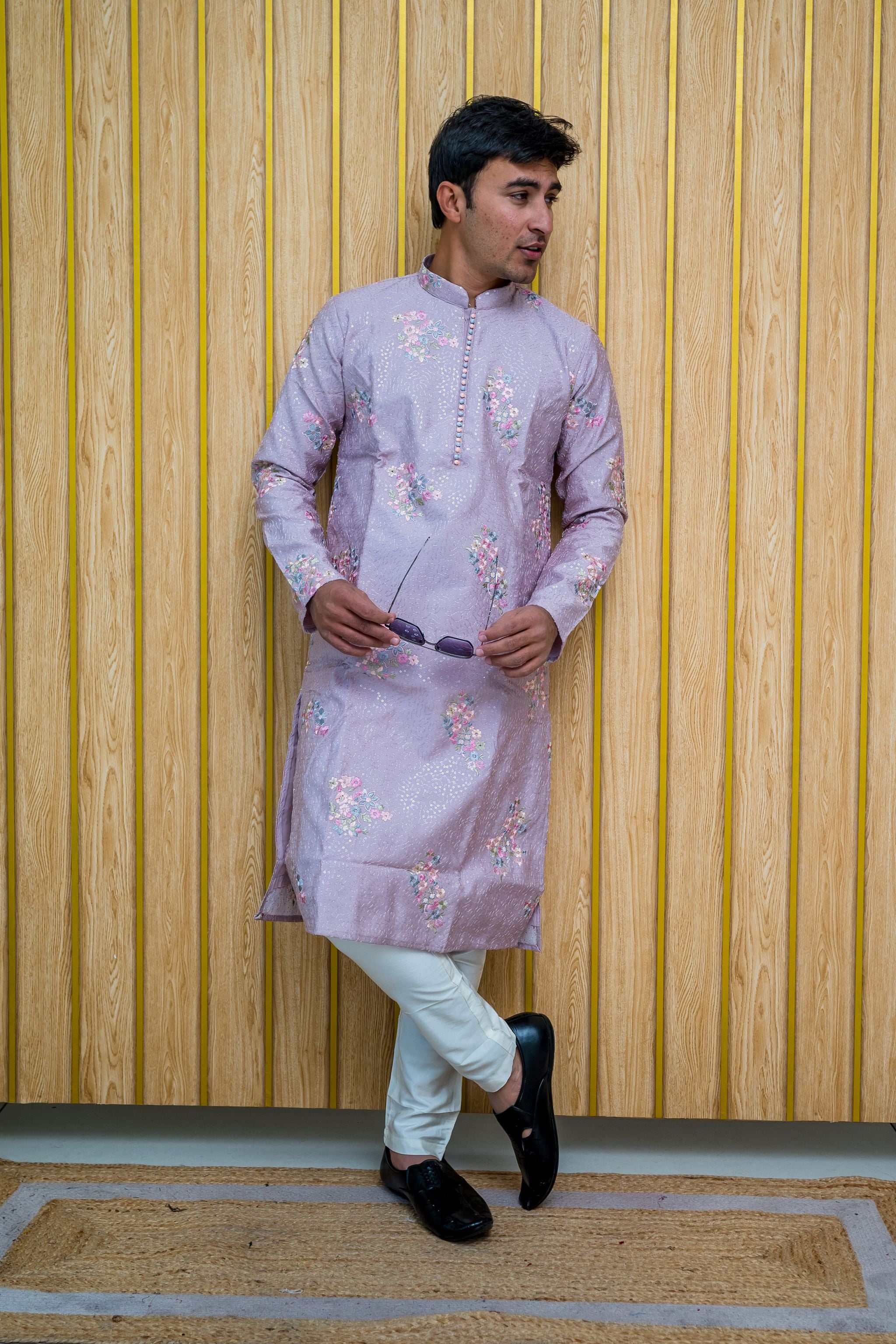 Floral Thread Work with Mirror Lucknowi Kurta(10048)