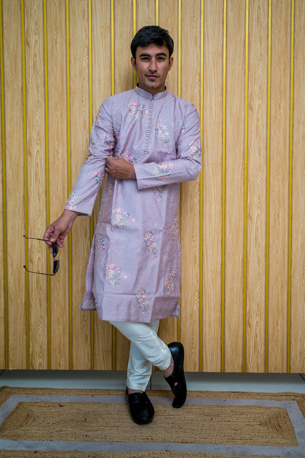 Floral Thread Work with Mirror Lucknowi Kurta(10048)