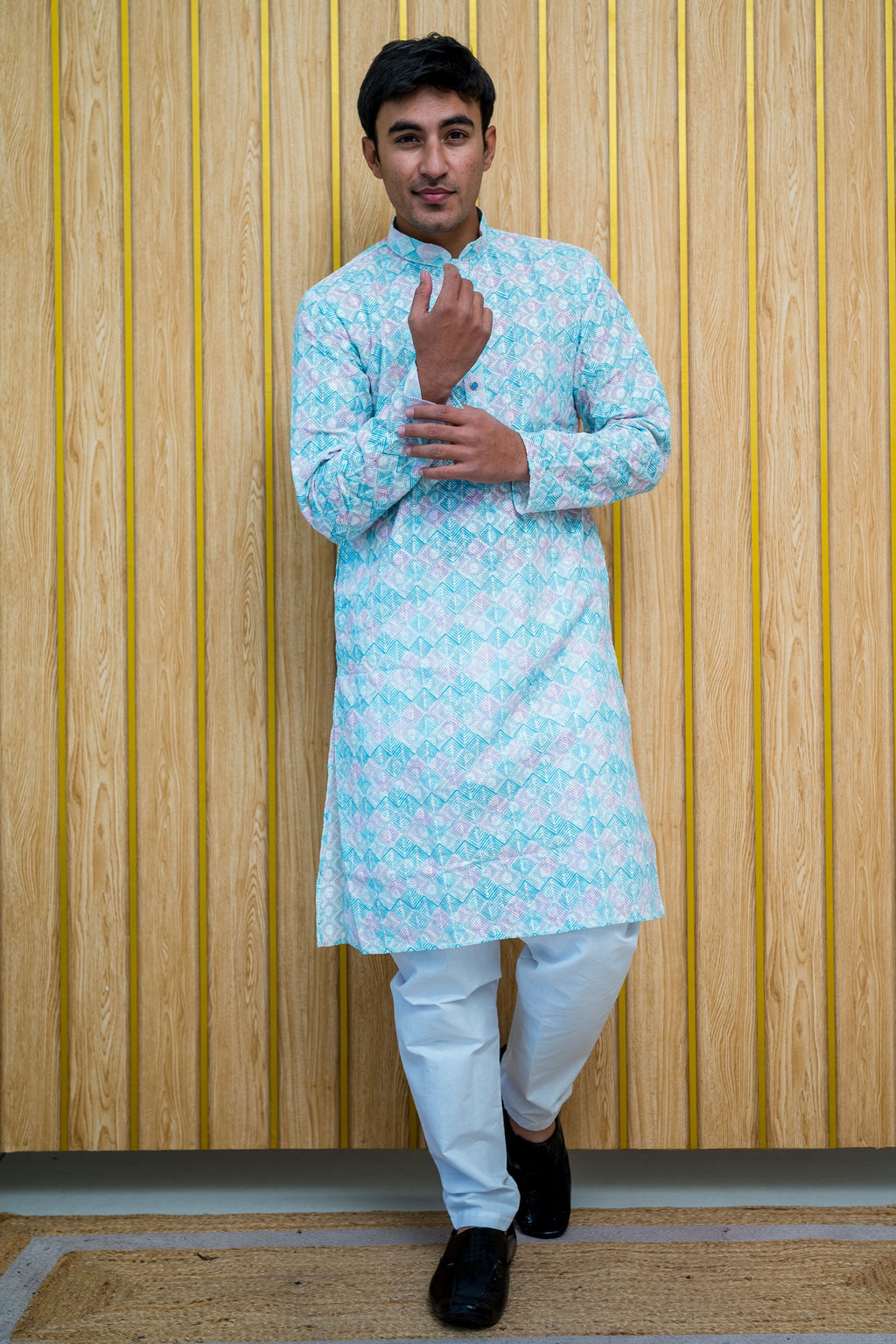 Hand Embroidered Lucknowi Chikankari Kurta(4390)