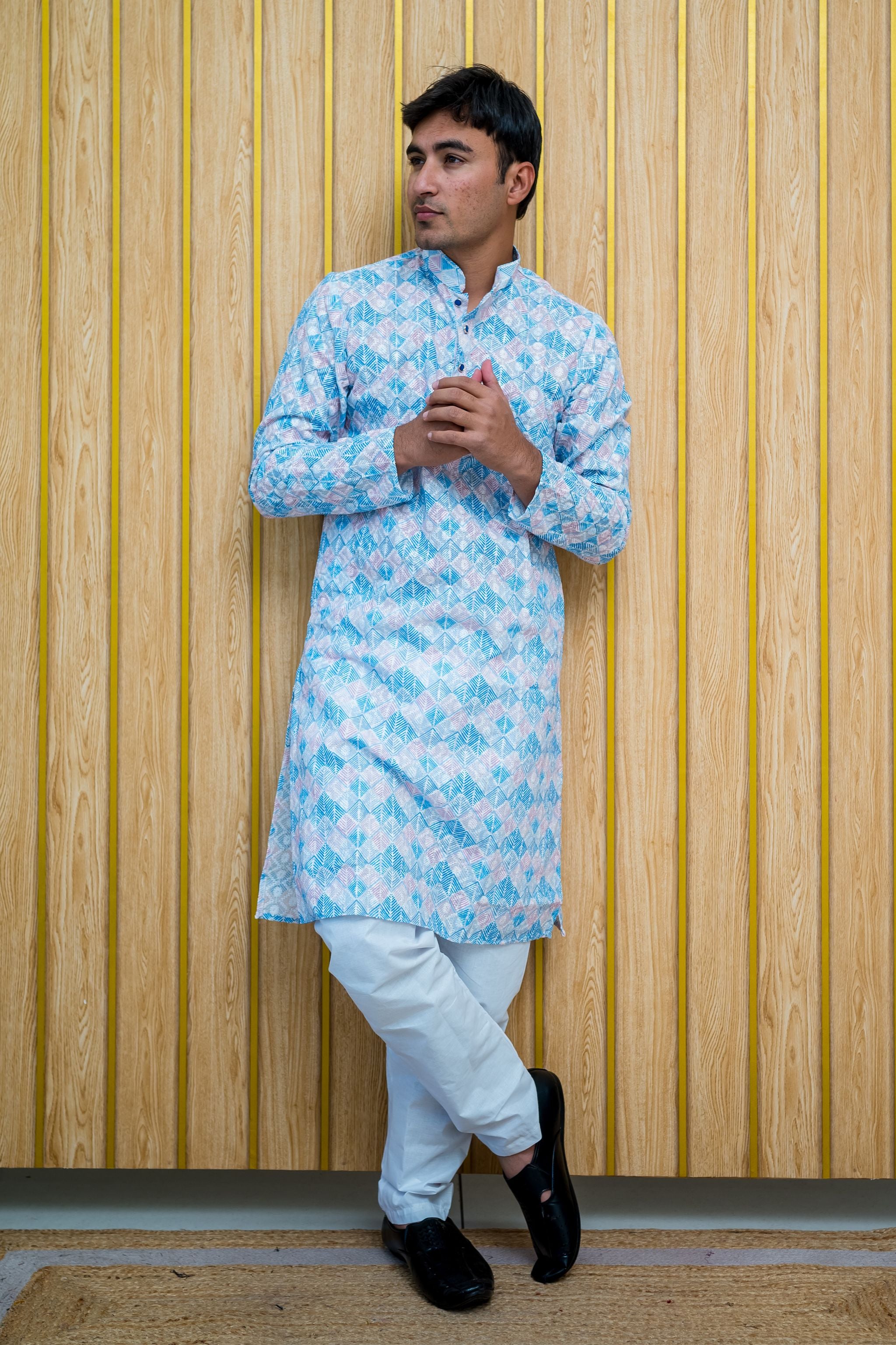 Hand Embroidered Lucknowi Chikankari Kurta(4390)