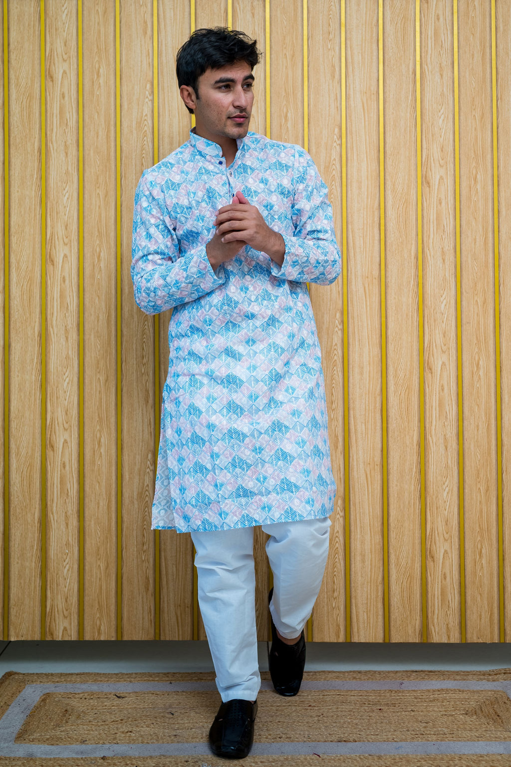 Hand Embroidered Lucknowi Chikankari Kurta(4390)