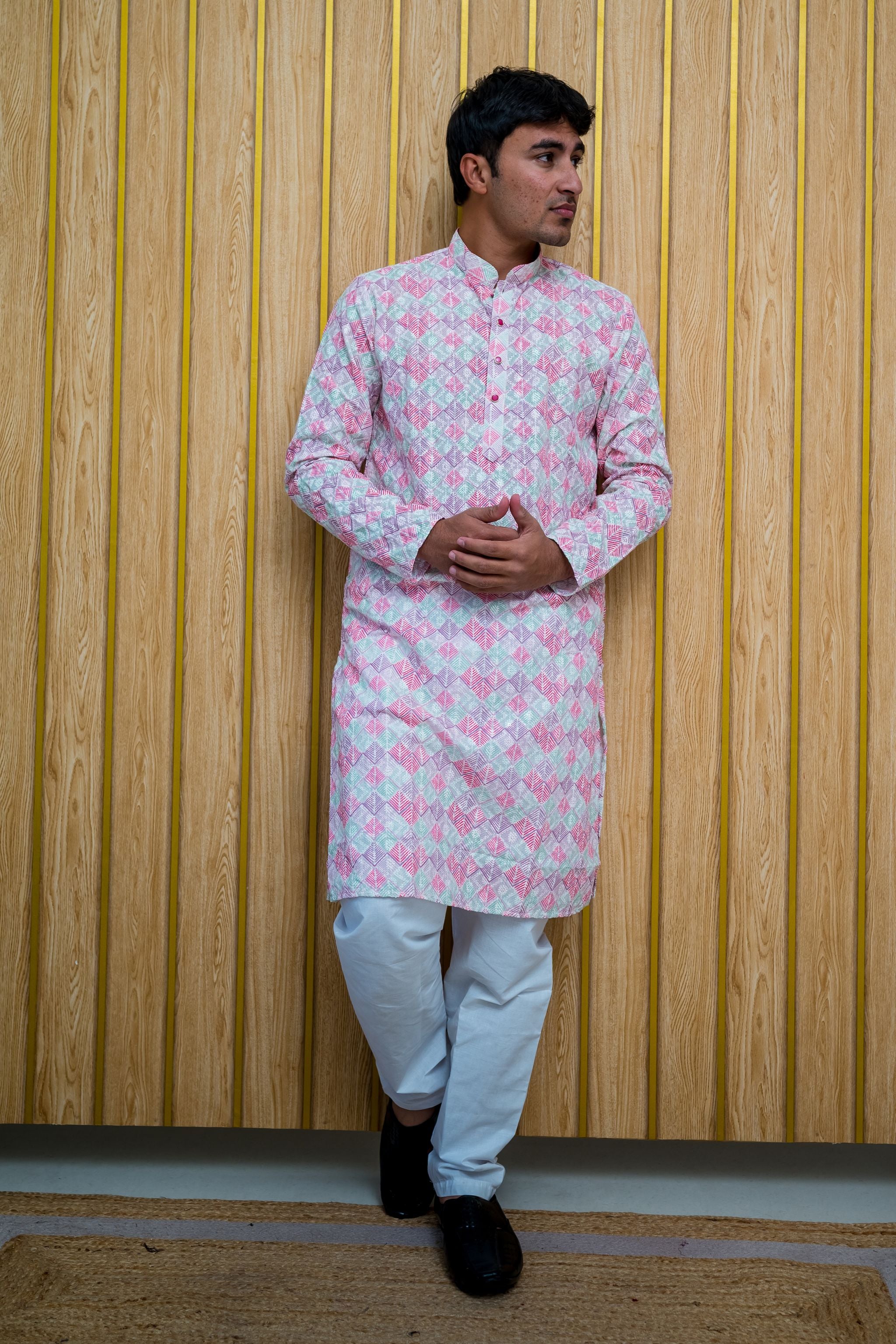 Hand Embroidered Lucknowi Chikankari Kurta(4390)