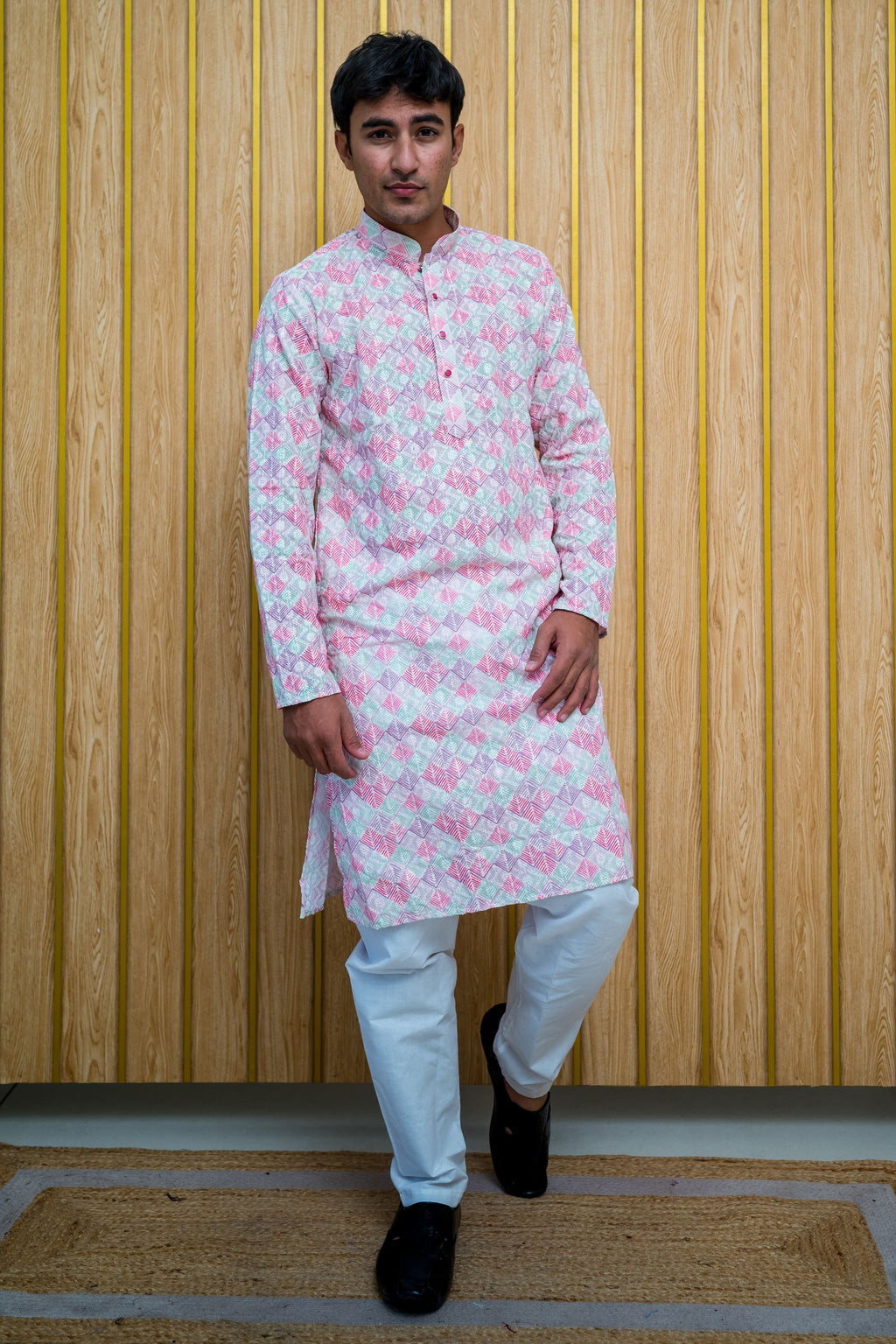 Hand Embroidered Lucknowi Chikankari Kurta(4390)