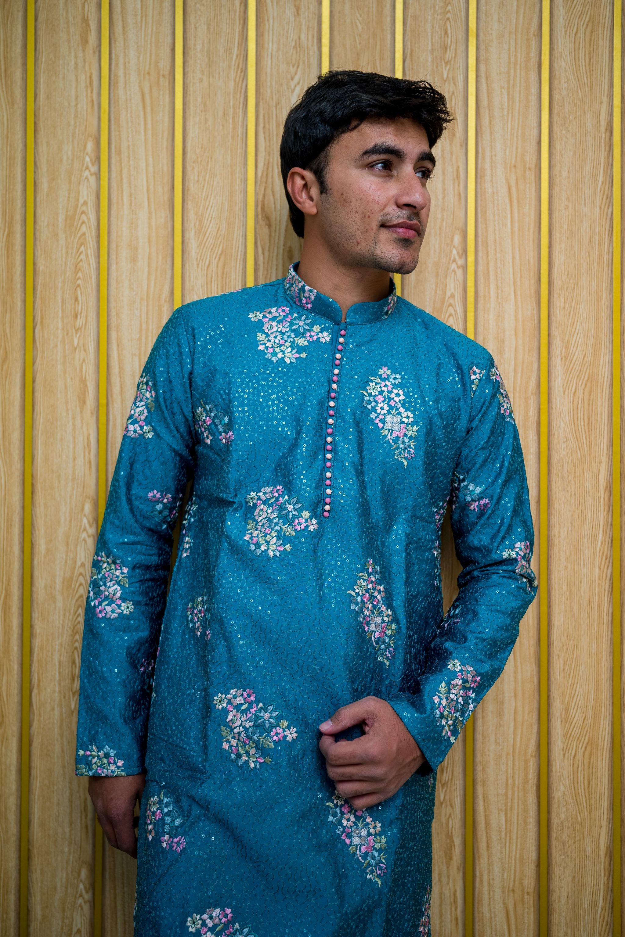 Floral Thread Work with Mirror Lucknowi Kurta(10048)