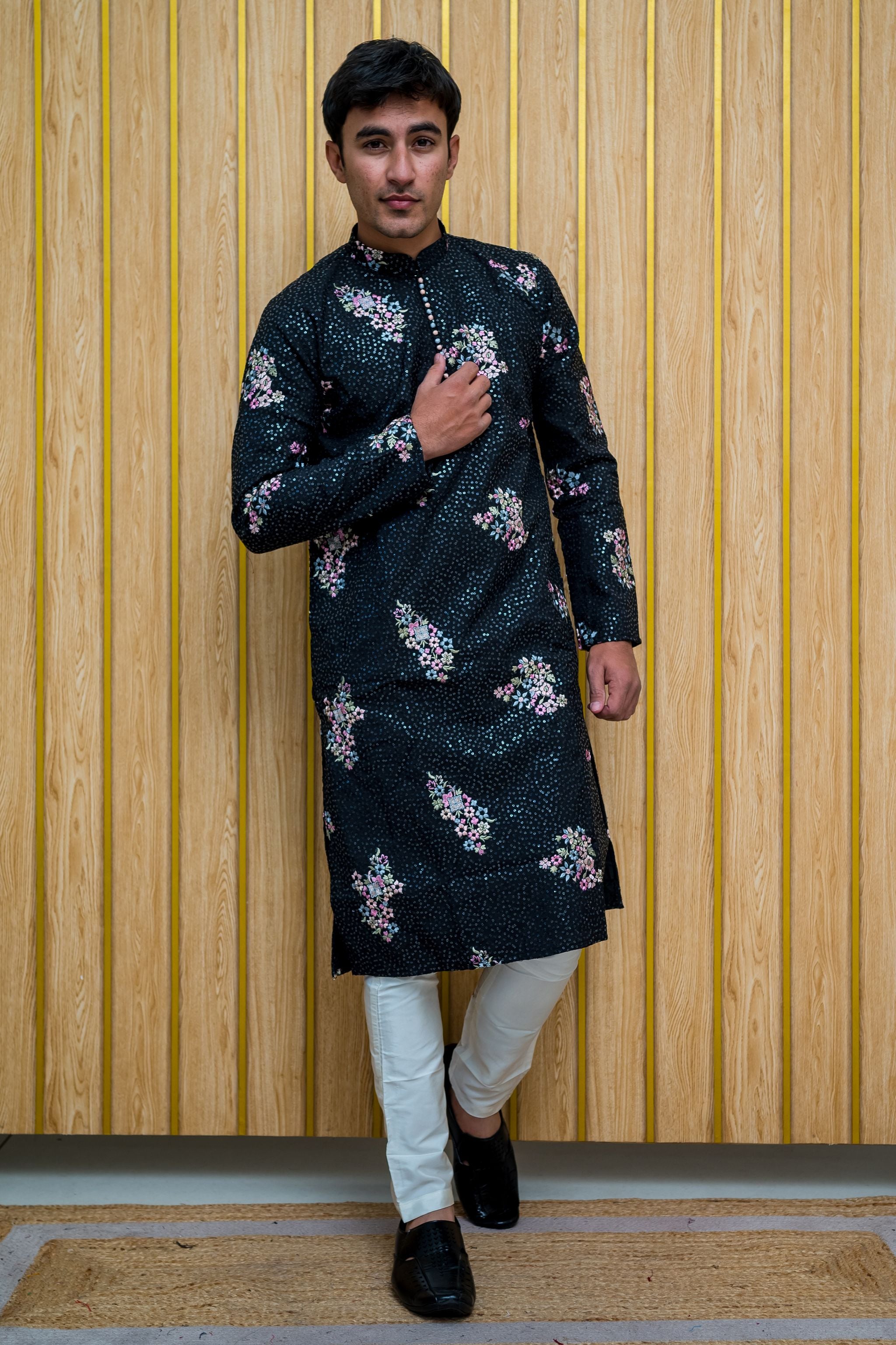 Floral Thread Work with Mirror Lucknowi Kurta(10048)