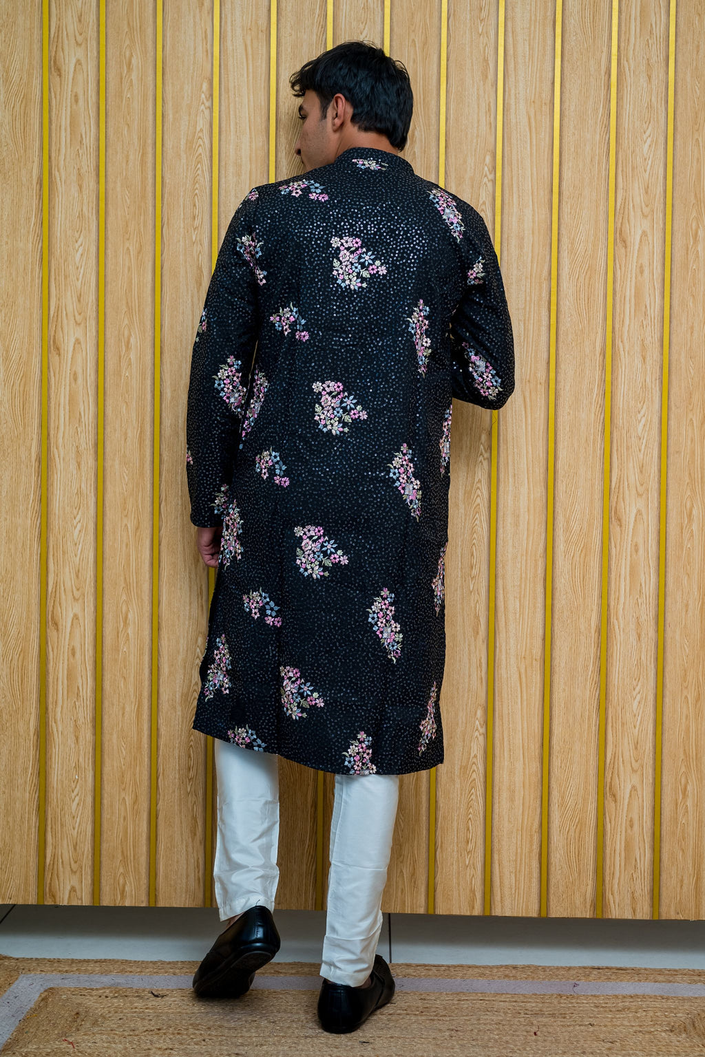 Floral Thread Work with Mirror Lucknowi Kurta(10048)