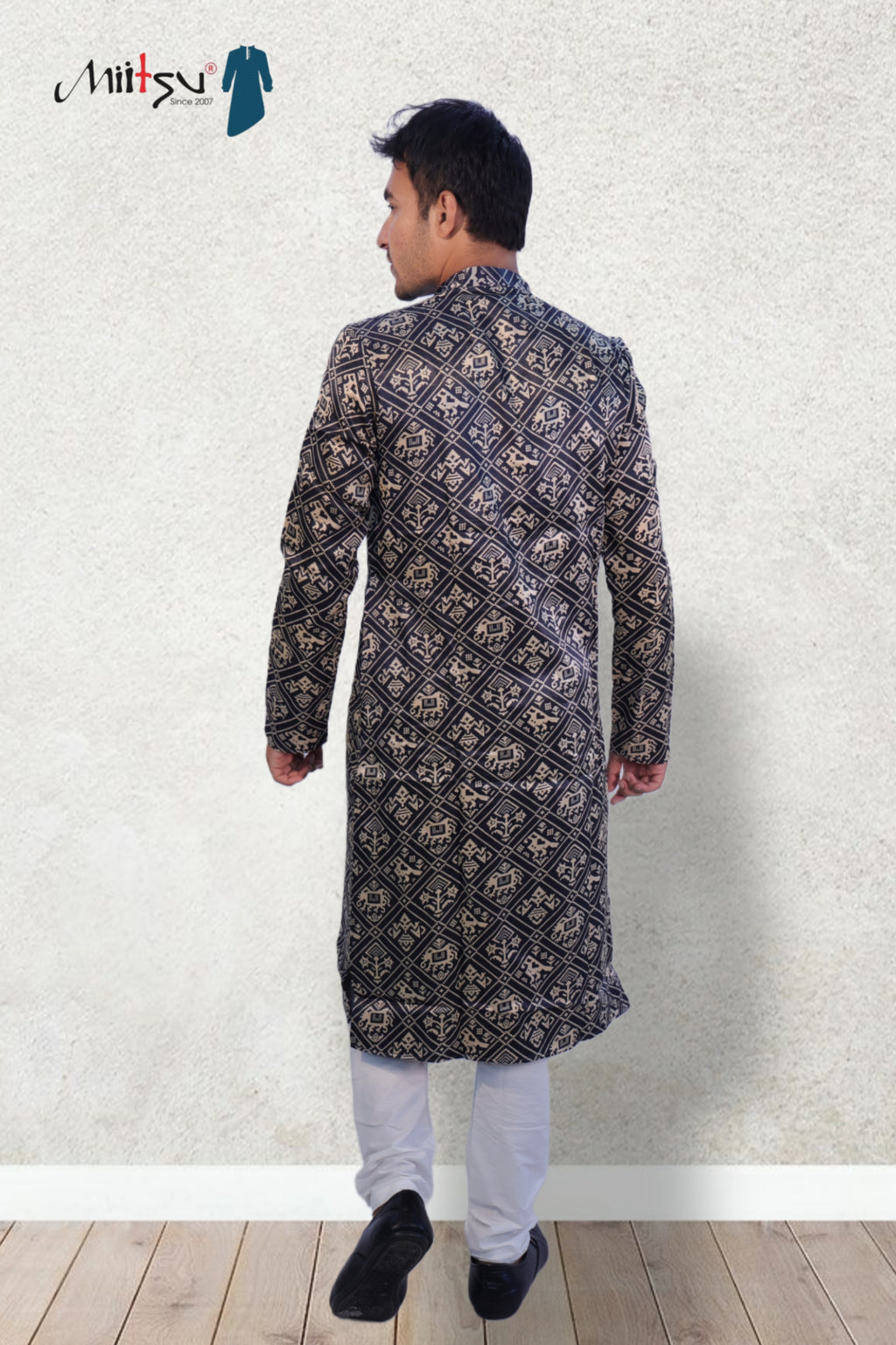 Midnight Majesty Printed Kurta – Classic Heritage Look (2781)