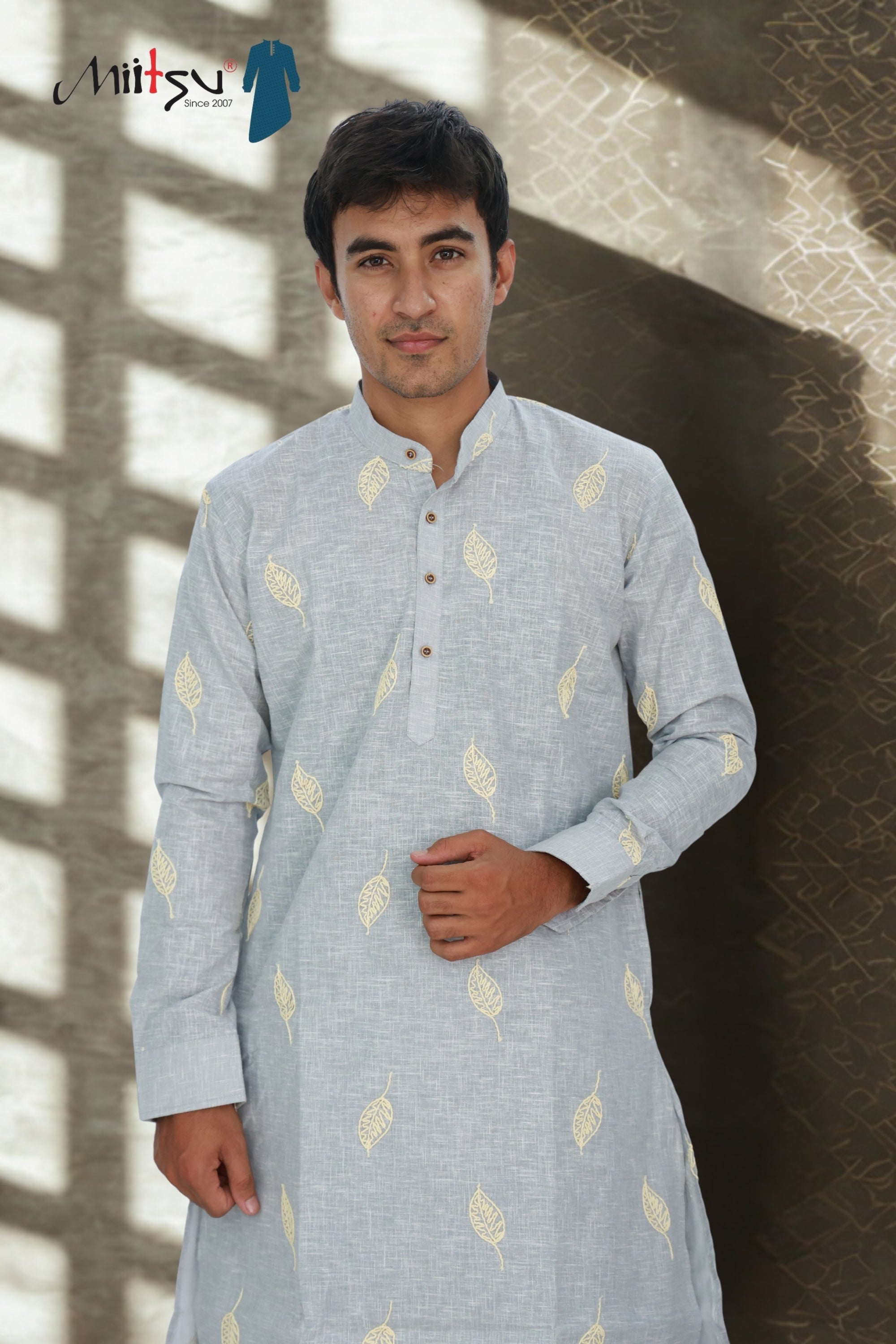 Men's Light Grey Leaf Embroidered Kurta-Pyjama Set (4840)