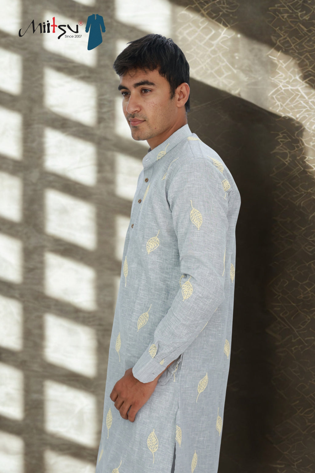 Men's Light Grey Leaf Embroidered Kurta-Pyjama Set (4840)