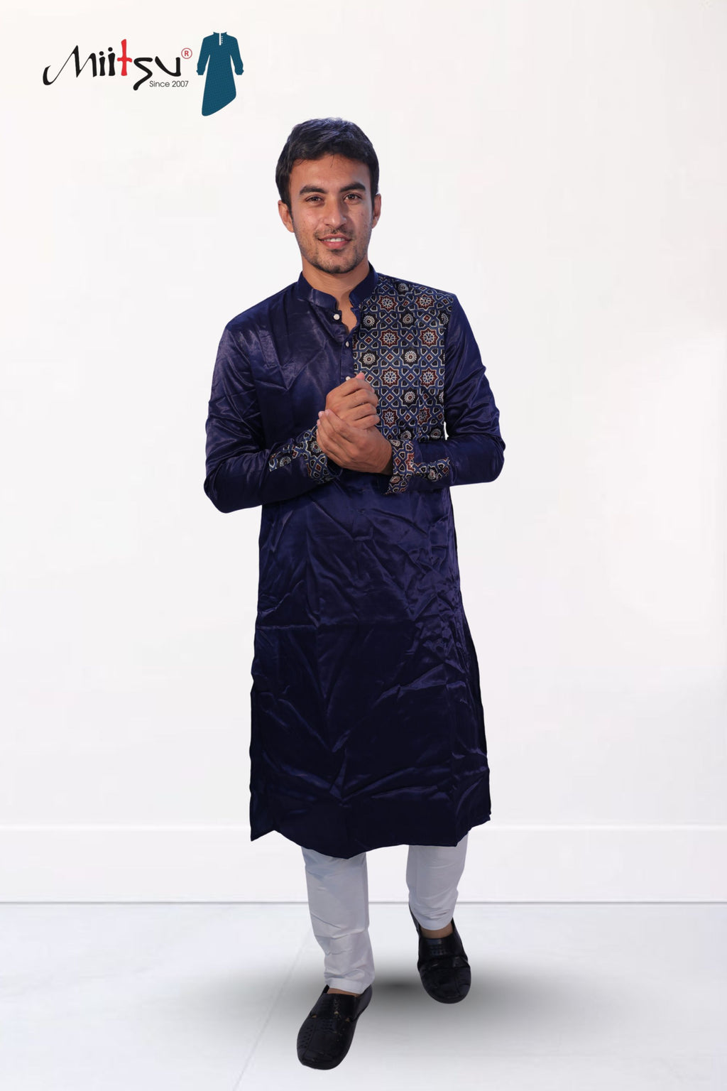Midnight Mashroo Geometric Embroidered Kurta – Royal Charm (2791)
