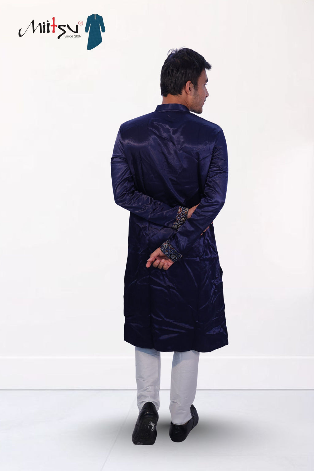Midnight Mashroo Geometric Embroidered Kurta – Royal Charm (2791)