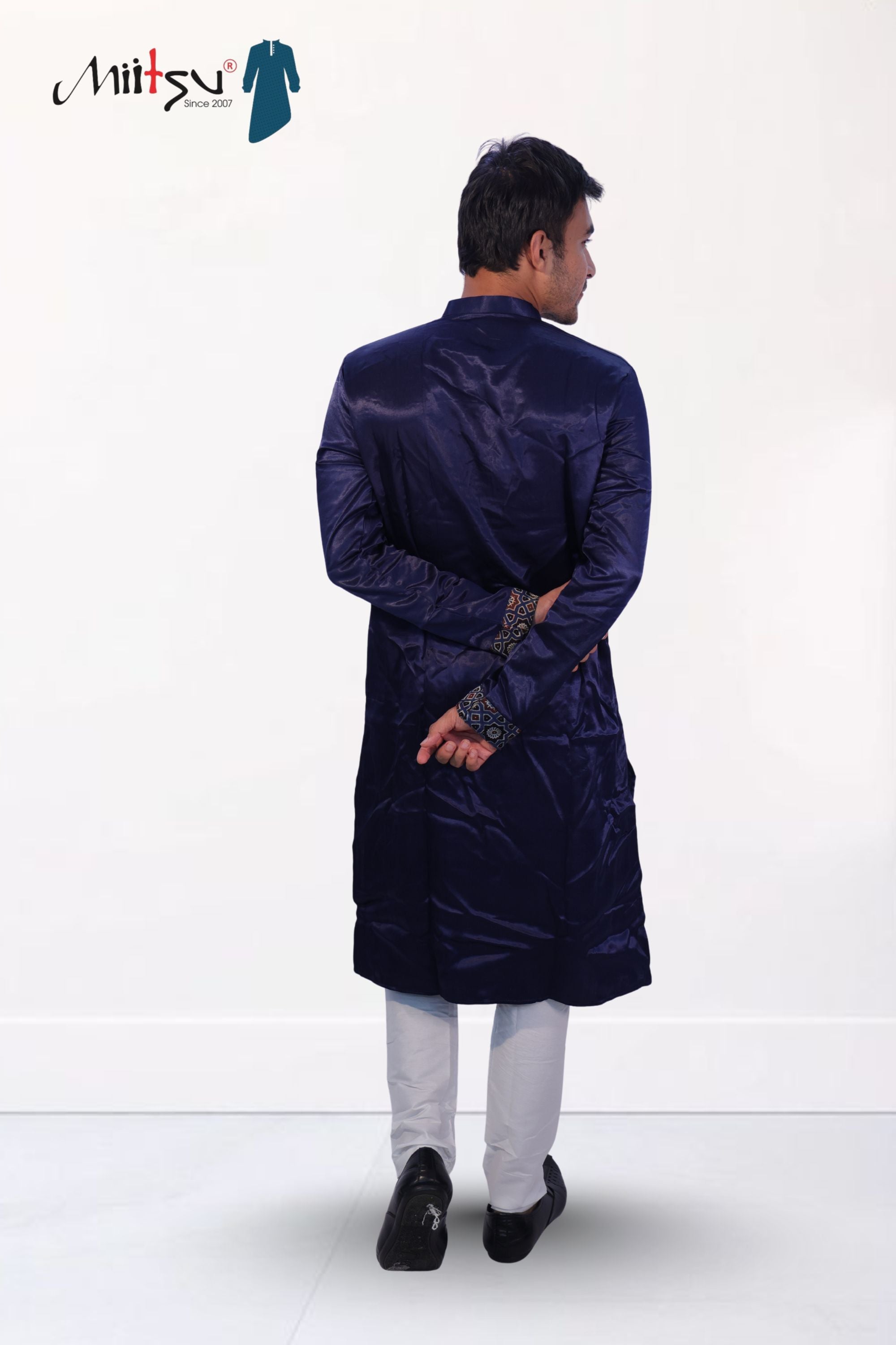 Midnight Mashroo Geometric Embroidered Kurta – Royal Charm (2791)