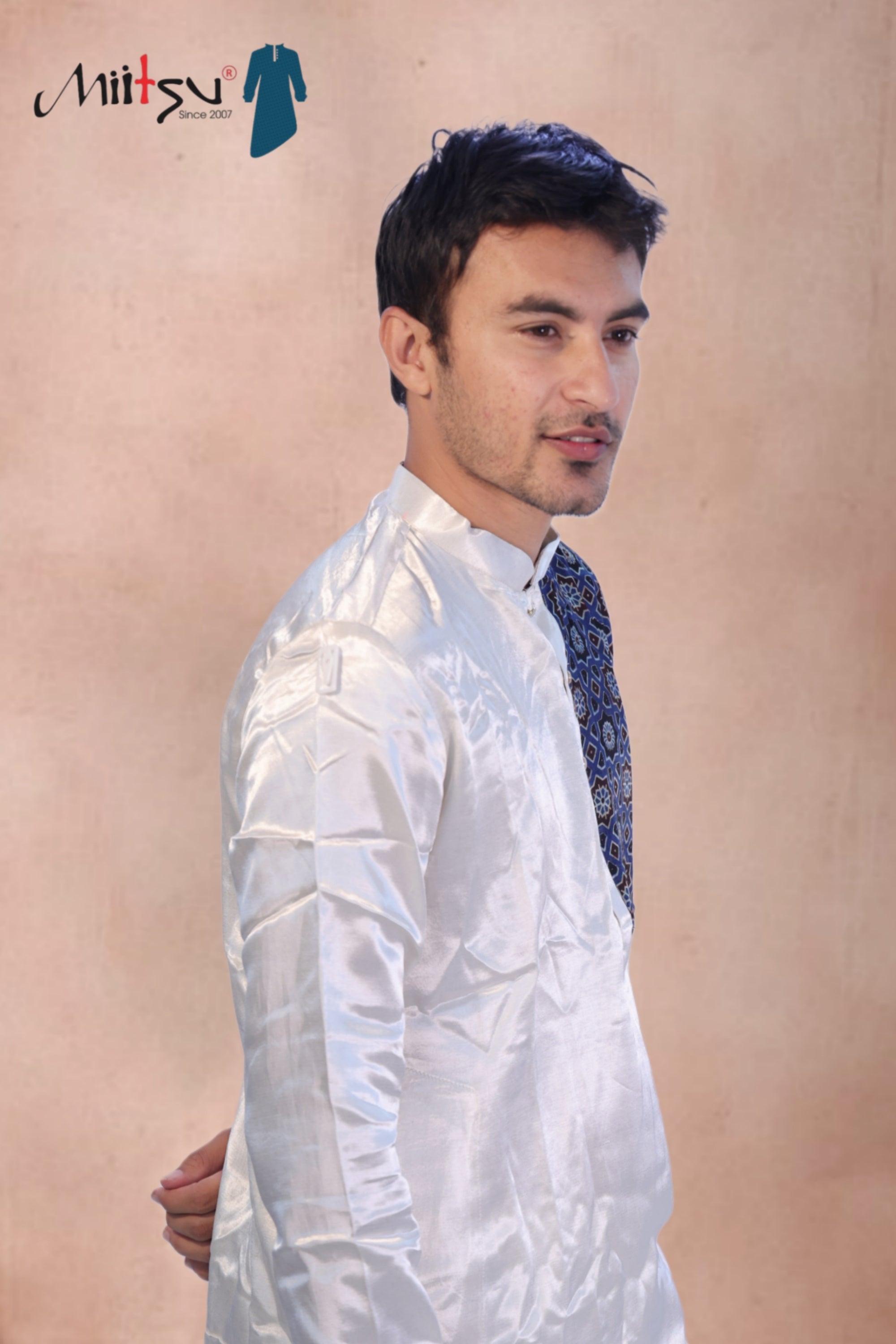 White Mashroo Geometric Panel Kurta – Classic Elegance (2791)