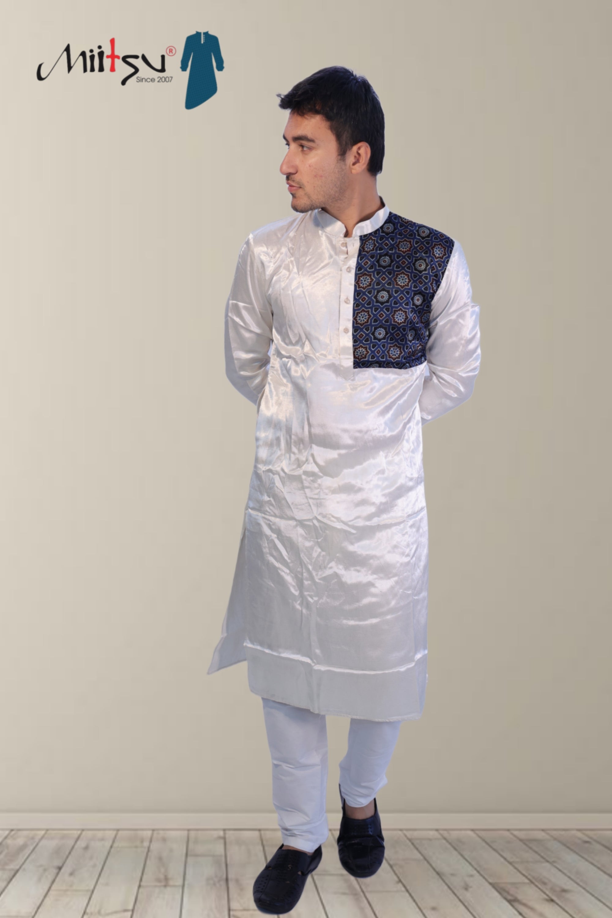White Mashroo Geometric Panel Kurta – Classic Elegance (2791)