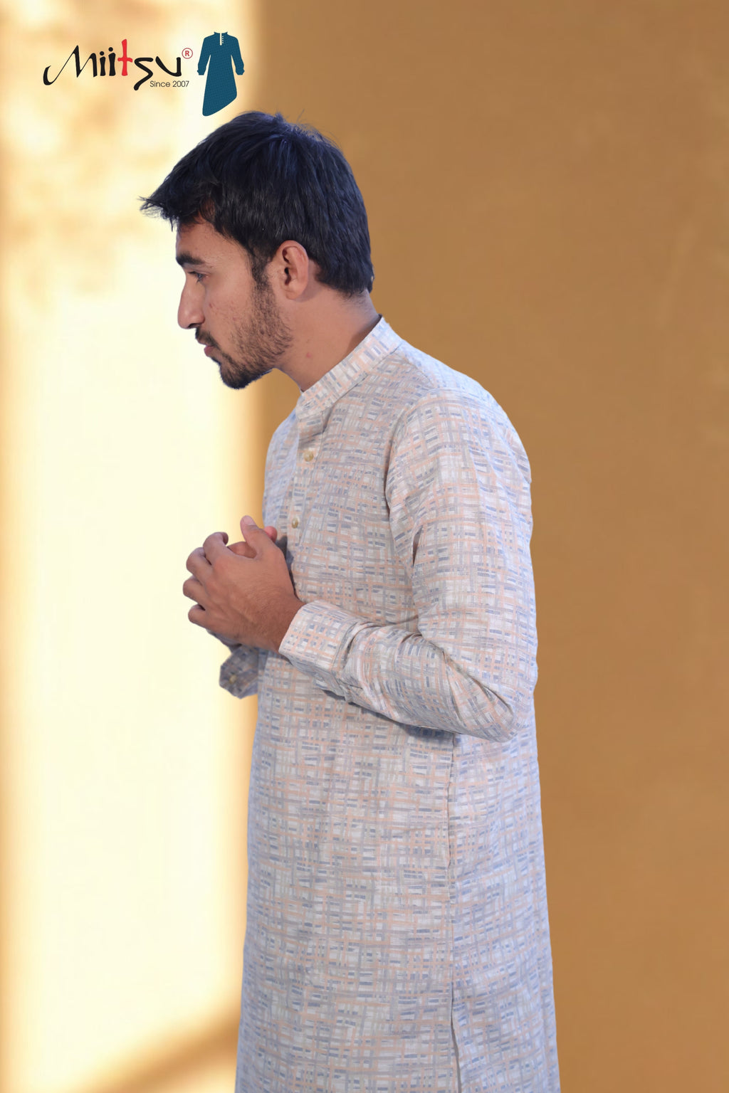 Subtle Weave Printed Kurta
Set (7979)