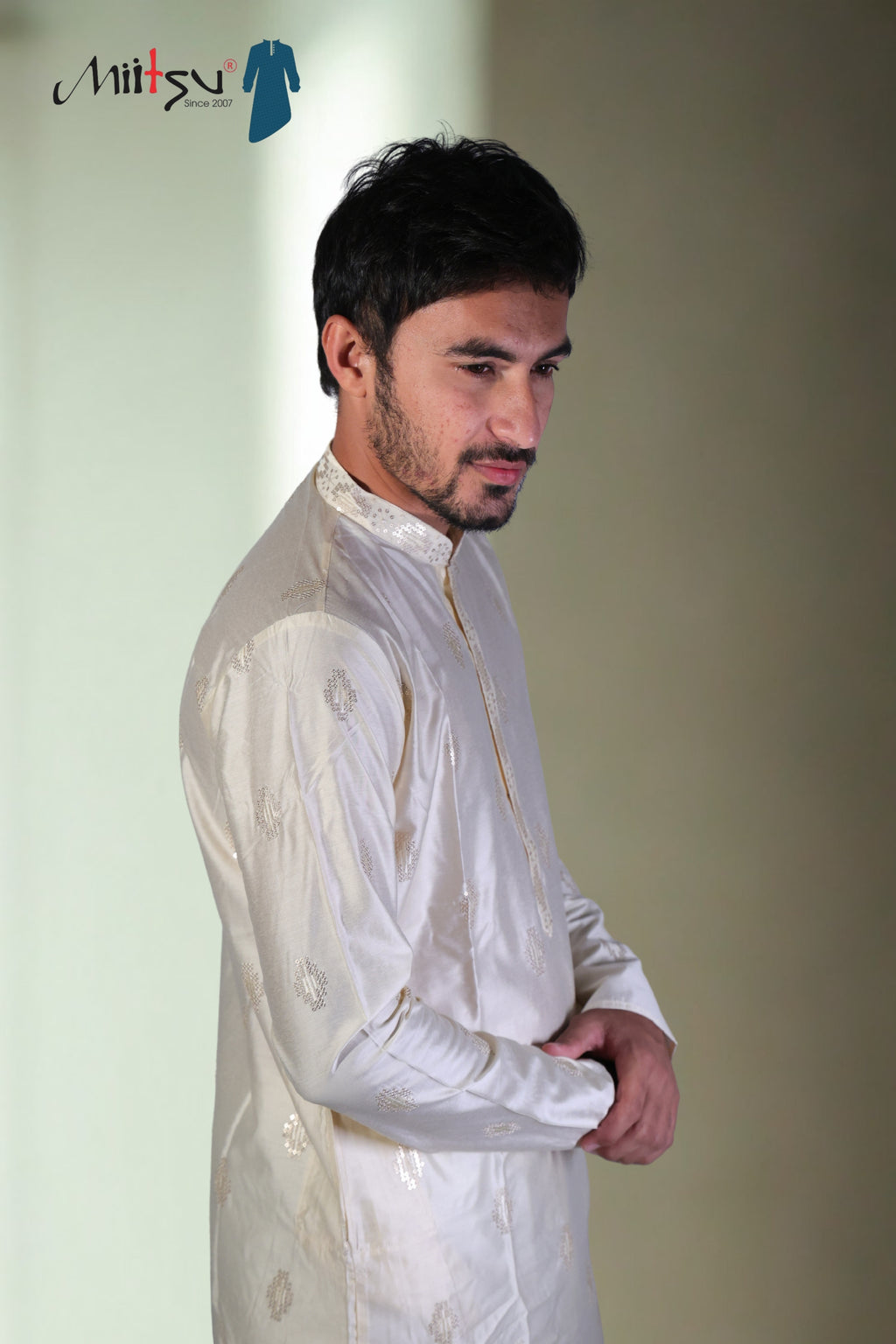 Regal Ivory Embroidered Kurta Set (10085)