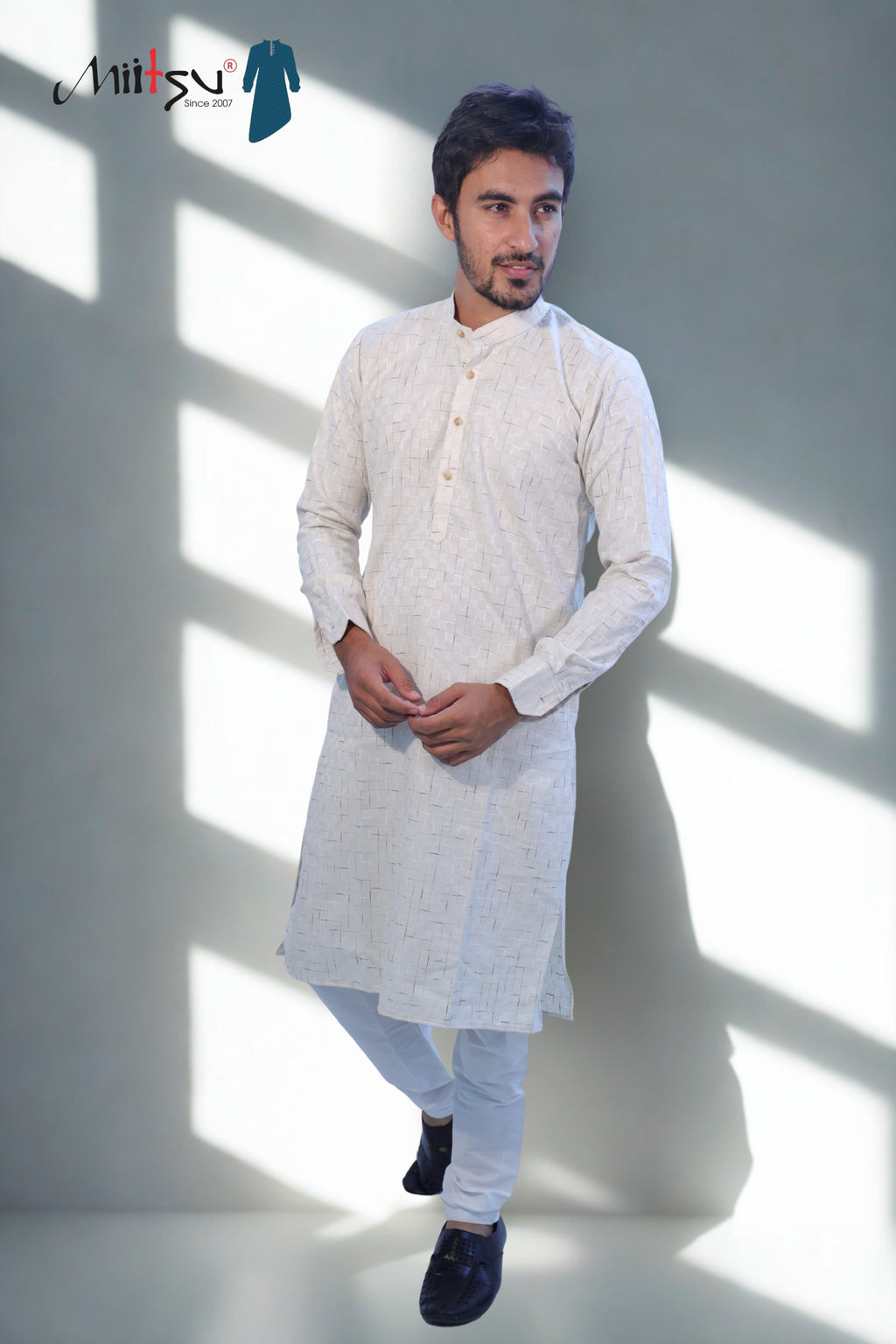 Cream Textured Straight-Cut Kurta (9943)