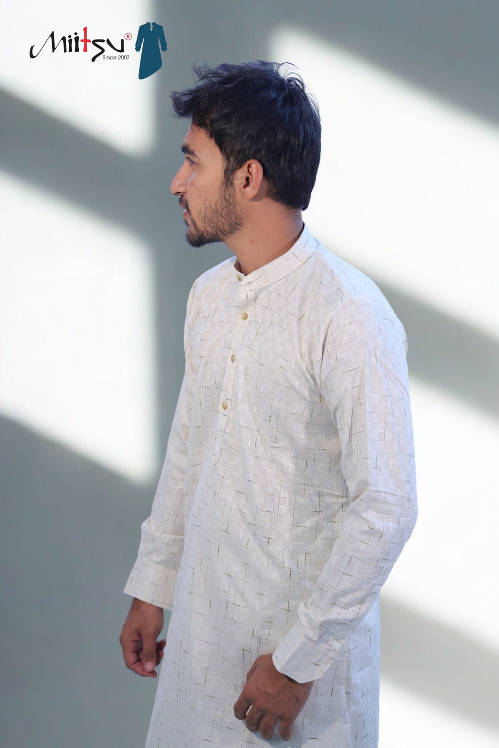 Cream Textured Straight-Cut Kurta (9943)