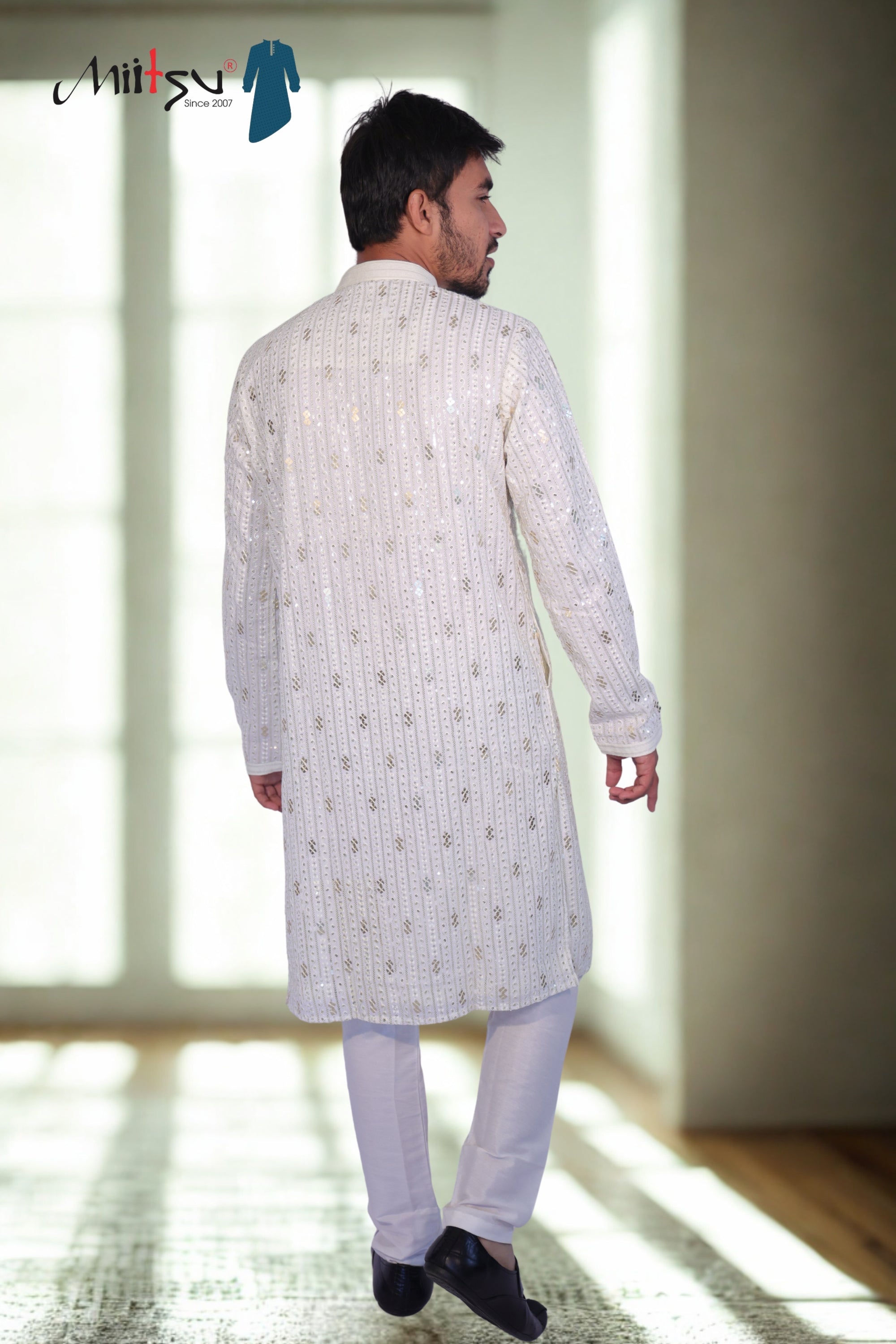 Elegant White Embroidered Kurta Pajama Set (10082)