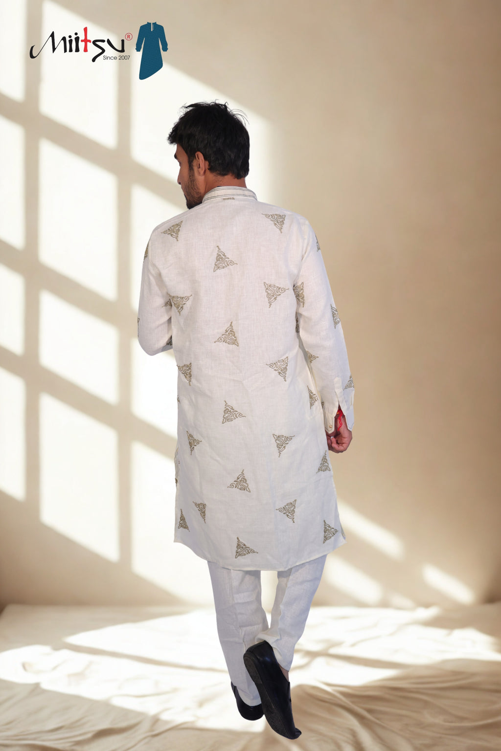 Ivory Heritage Cotton Kurta
Set (4840)