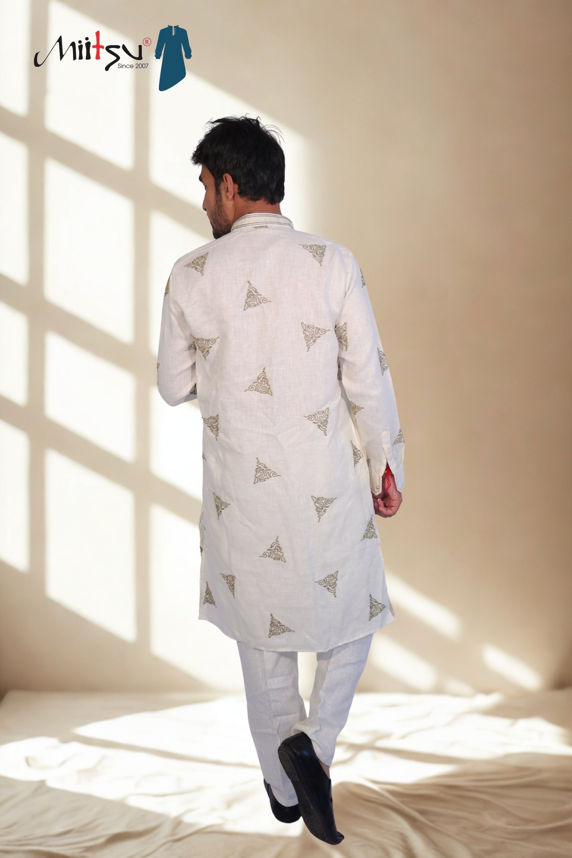Ivory Heritage Cotton Kurta
Set (4840)