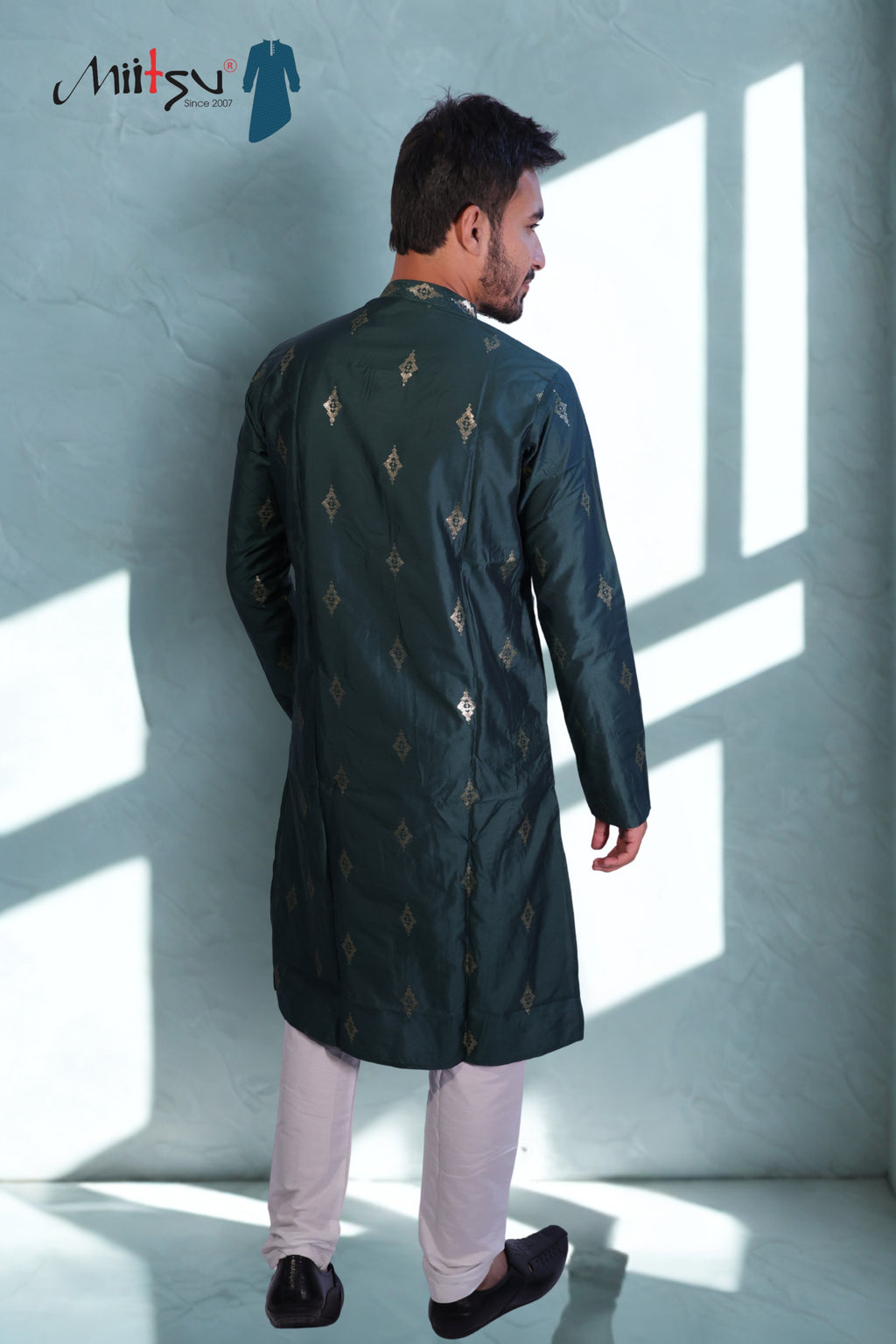 Emerald Elegance Lilen Kurta
 (10086)