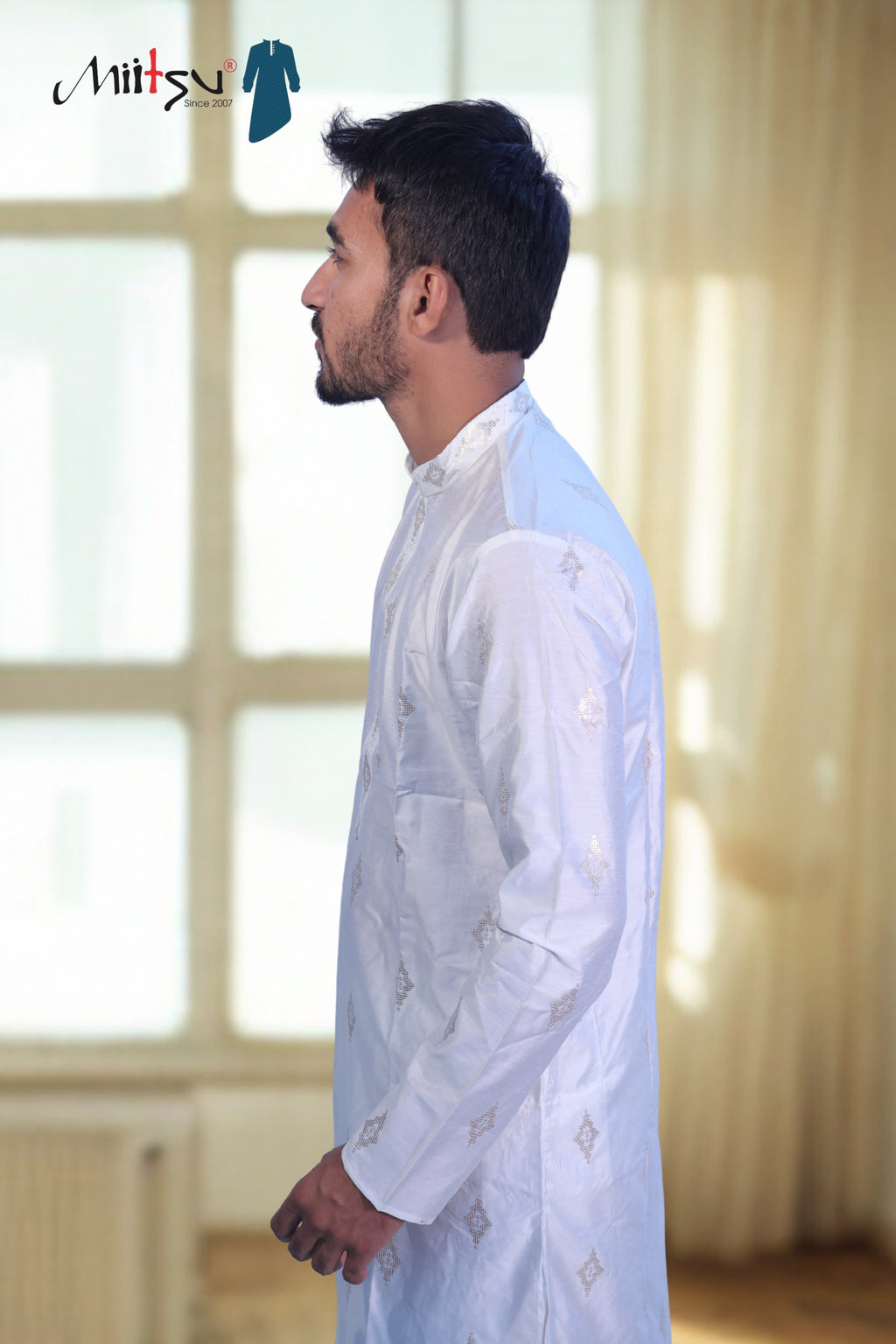 Classic White Elegance Kurta Set(10086)