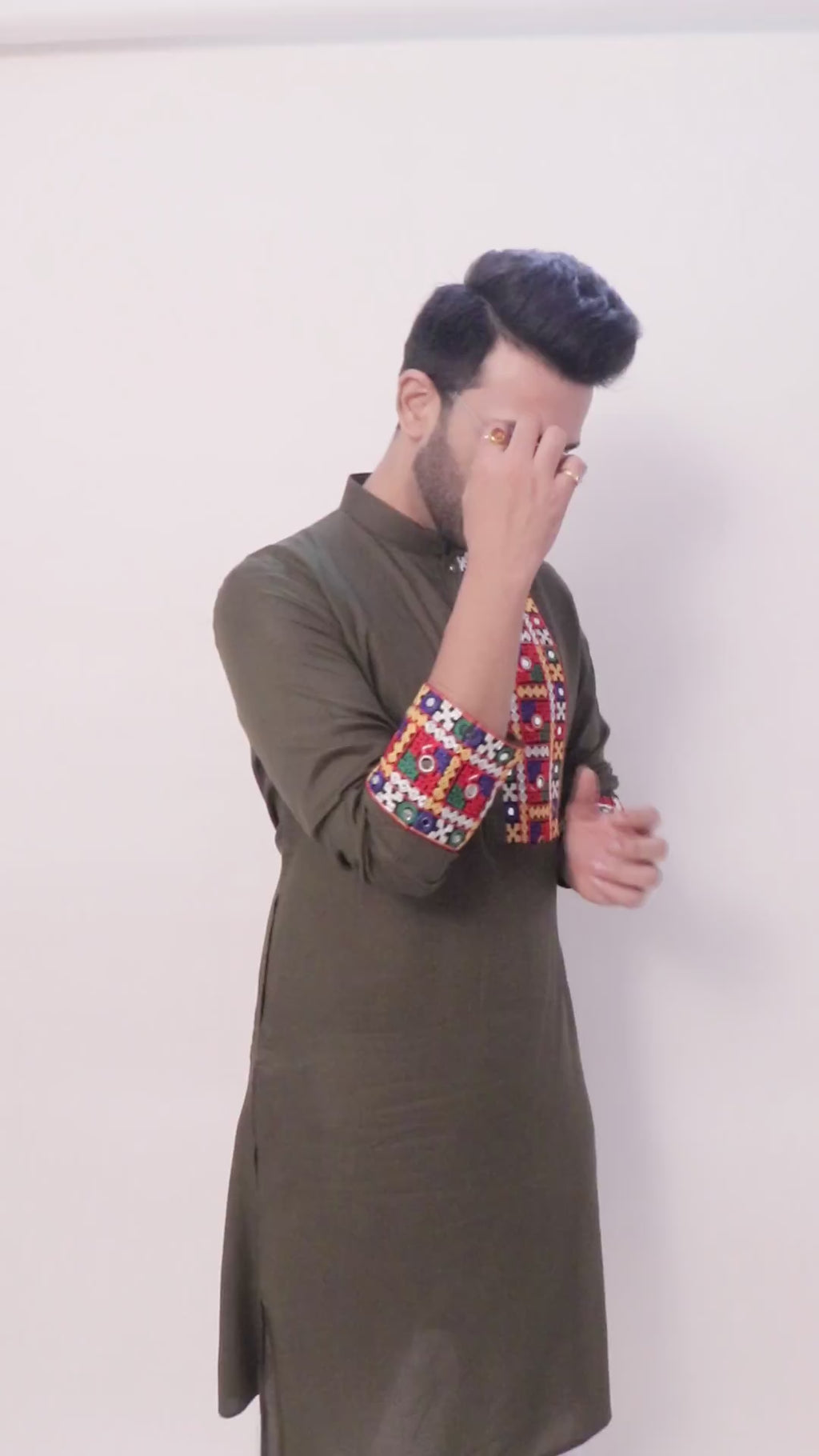 Stylish Kutchi Traditional Men's Kurta(4052)