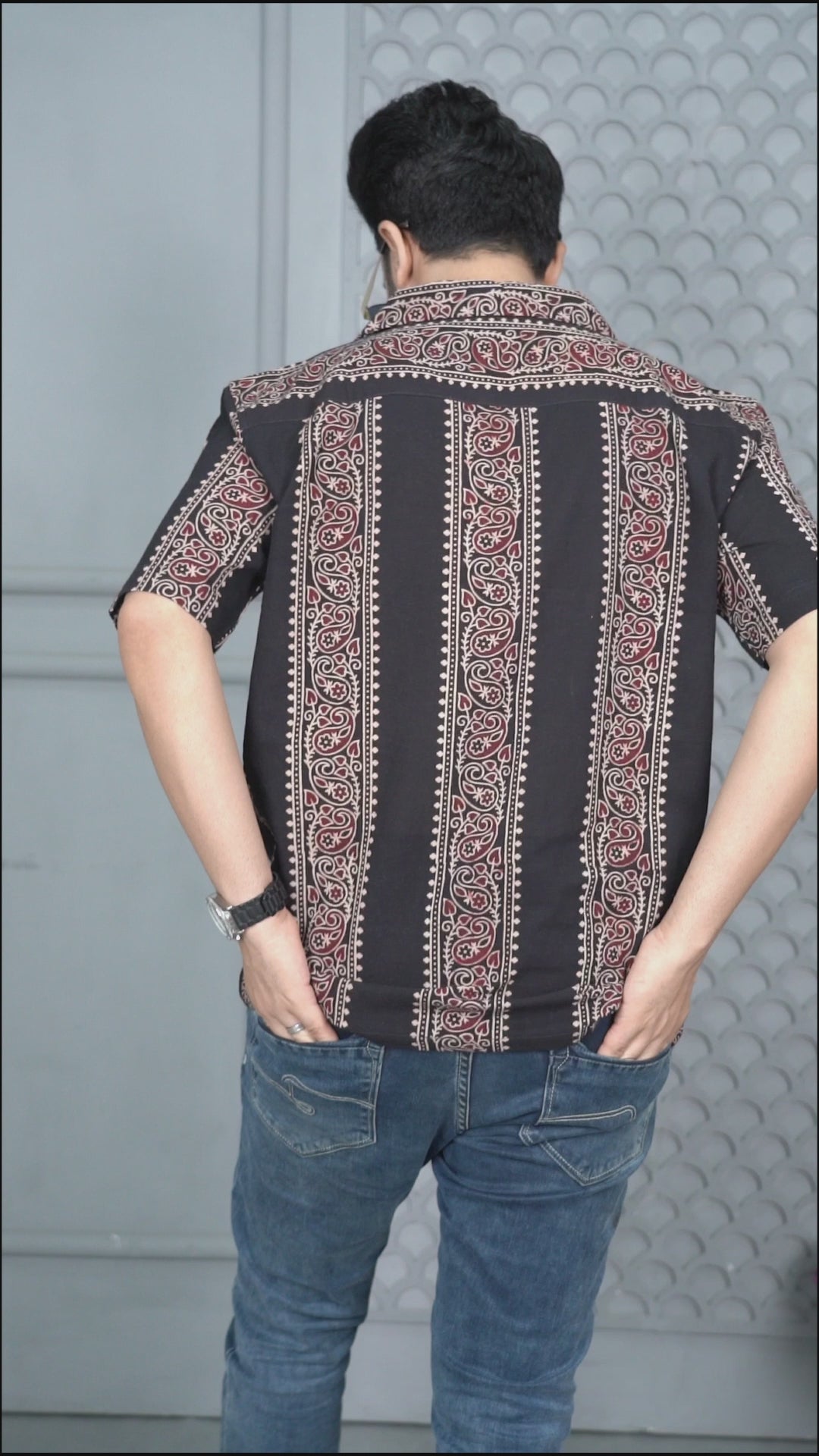 Men’s Black Vertical Ethnic Ajrakh Print Half Sleeve Casual Shirt (1107)