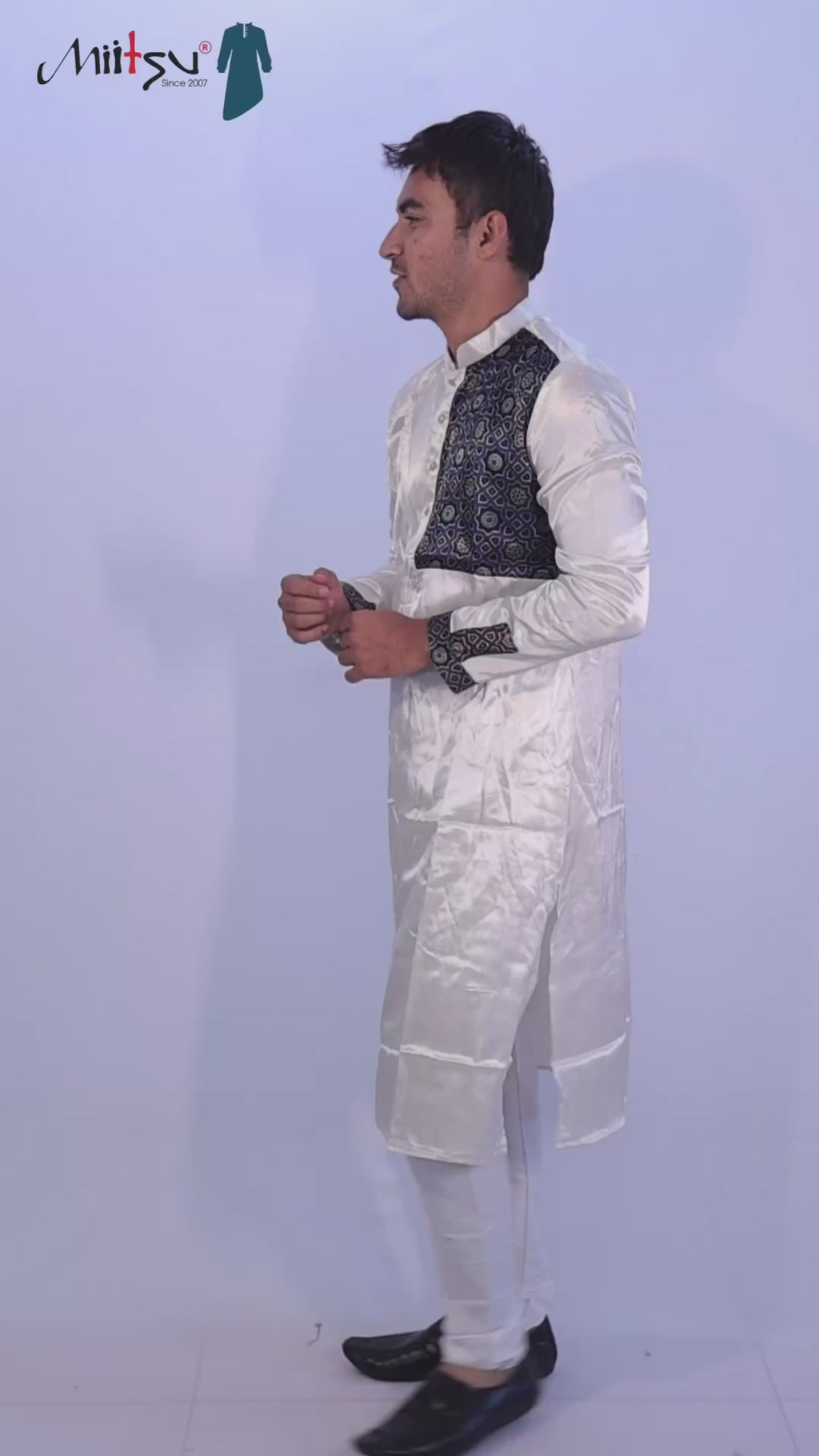 White Mashroo Geometric Panel Kurta – Classic Elegance (2791)