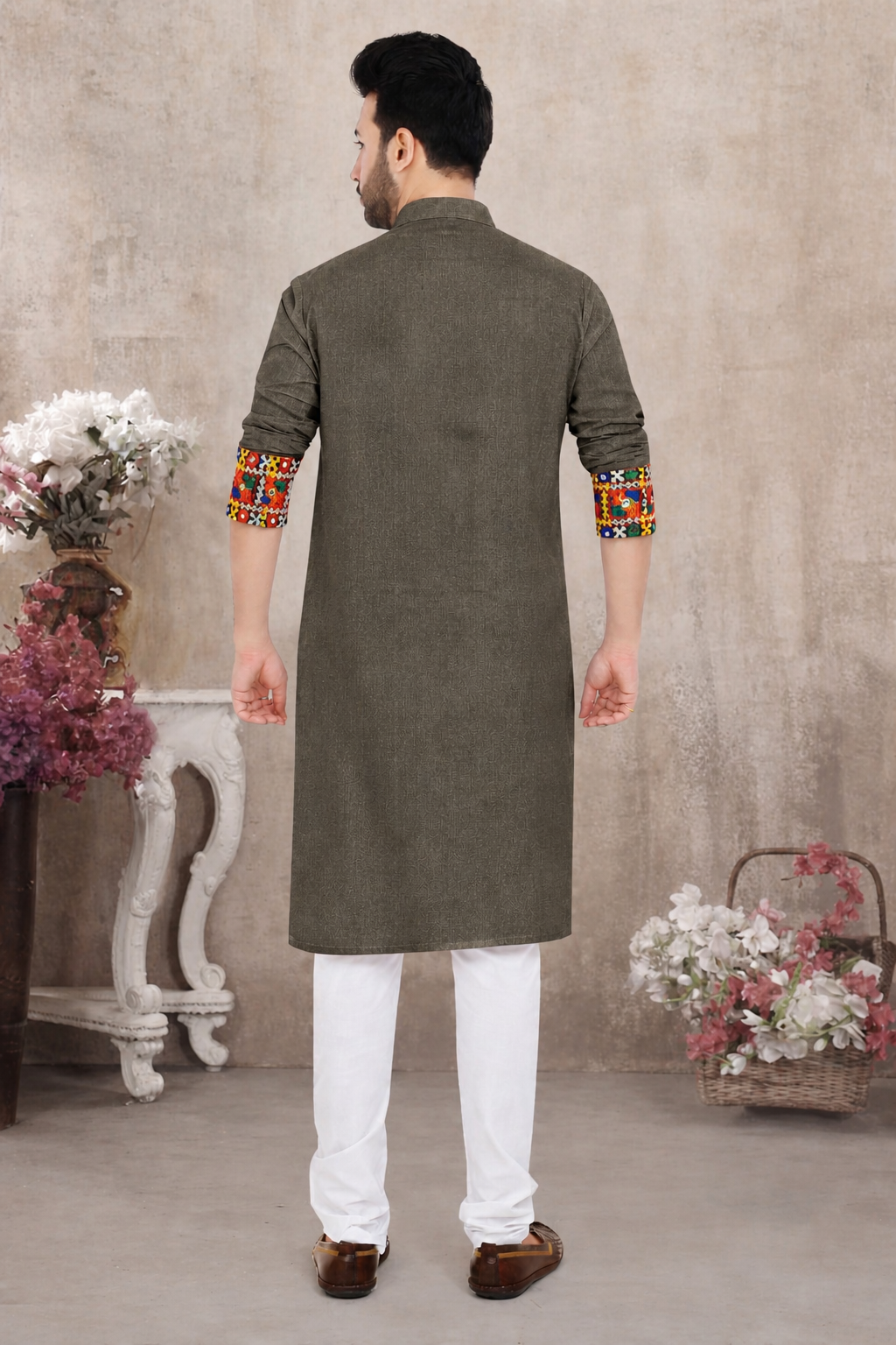 Stylish Kutchi Traditional Men's Kurta(4052)